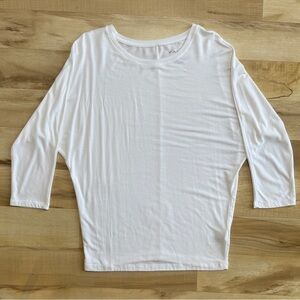 Tahari White 3/4 sleeve Shirt